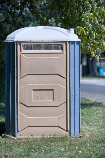 Portable Toilet Options We Offer in Lanett, AL